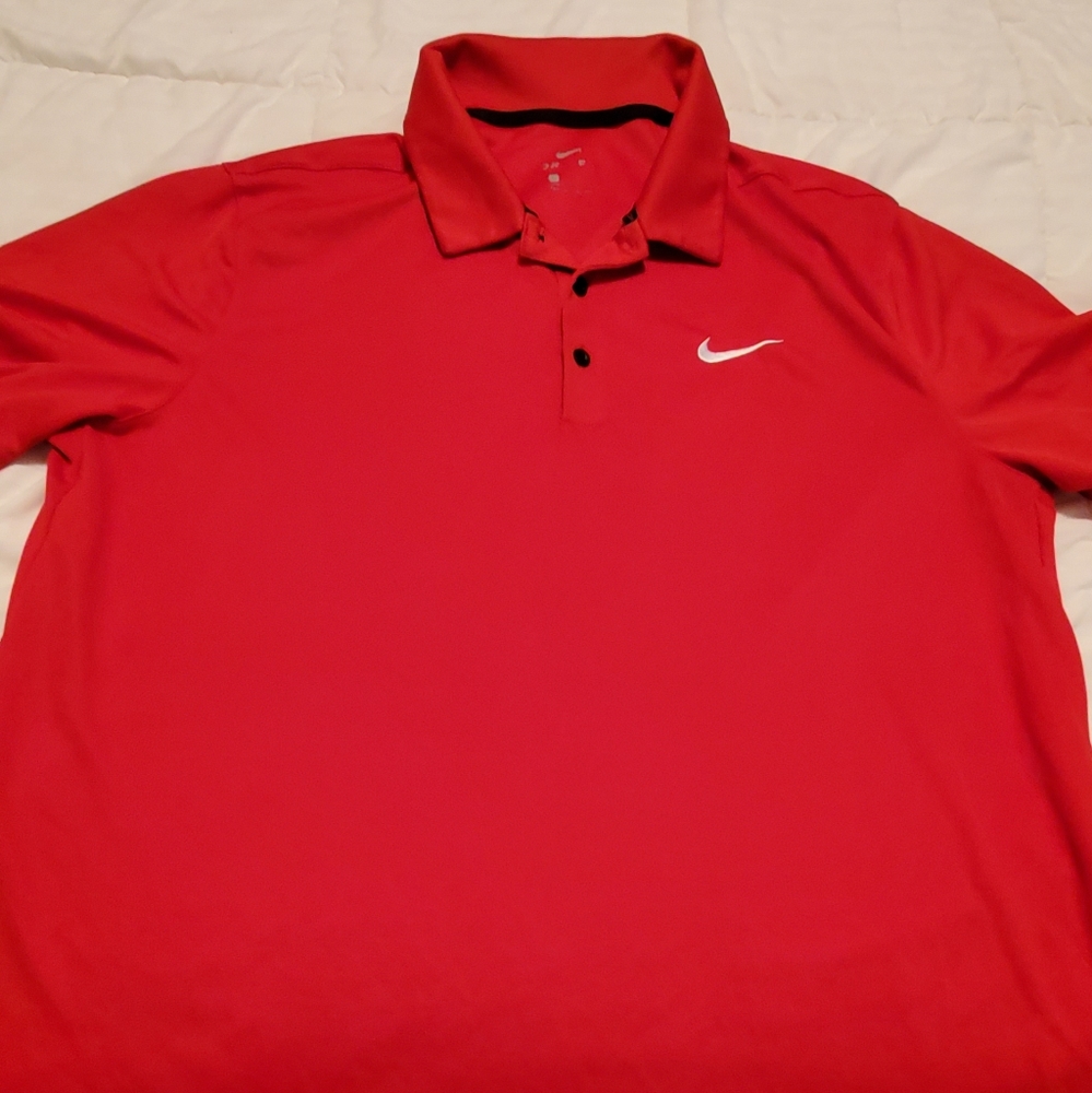 Men's Nike shirt